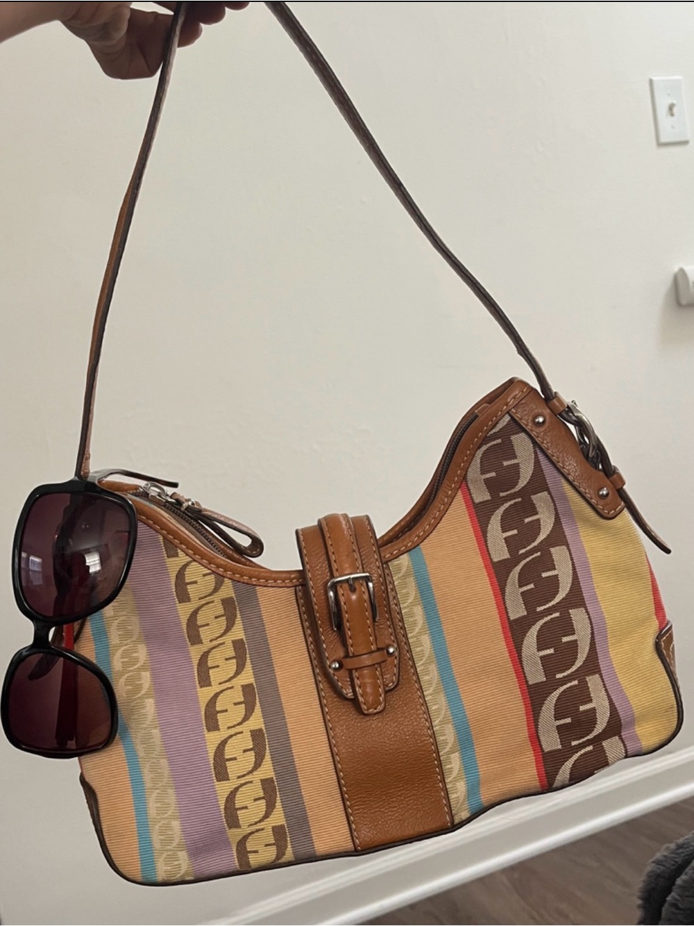FOSSIL Shoulder Bag & Sunglasses Bundle